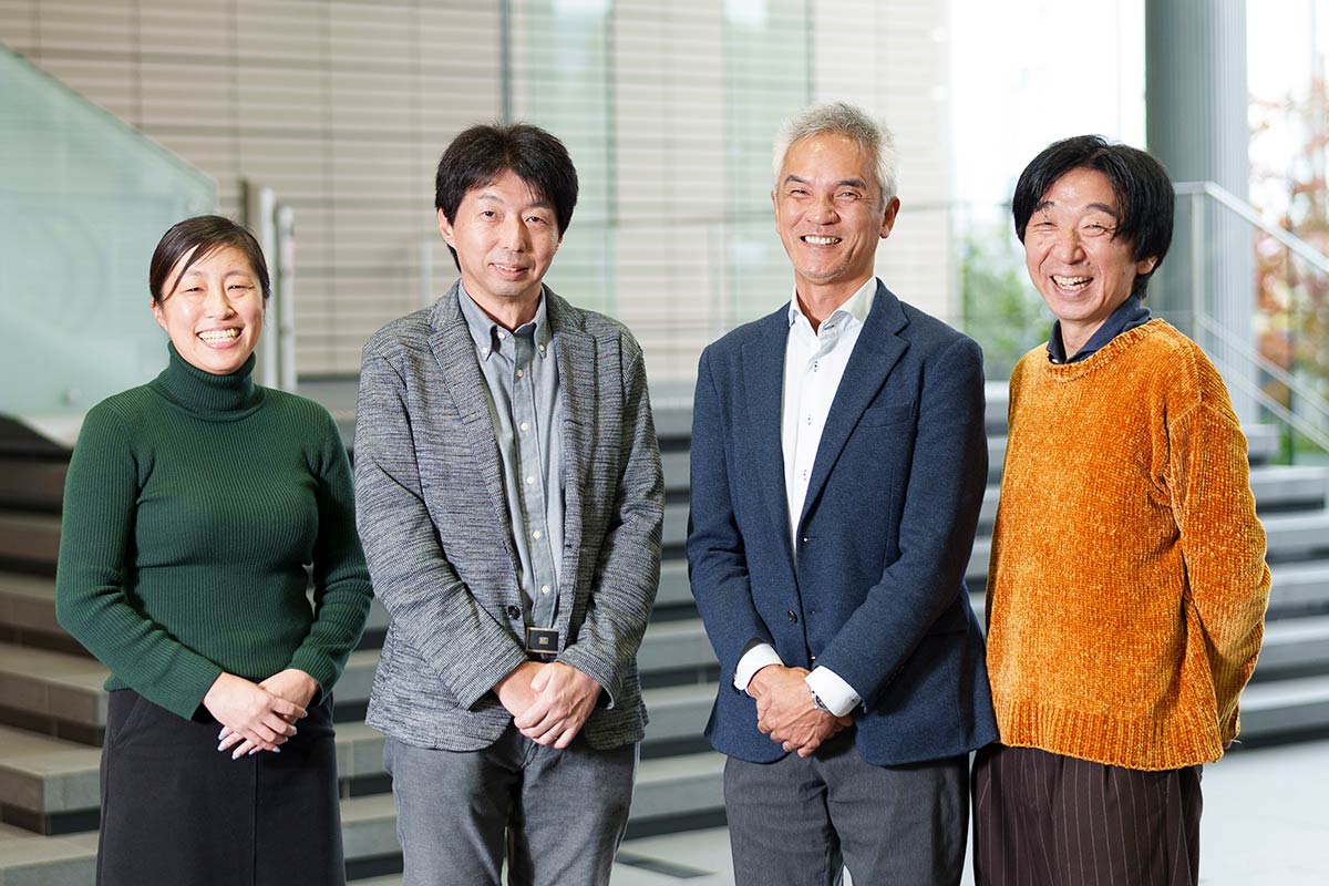 写真左から村岡、林田、安藤、金川