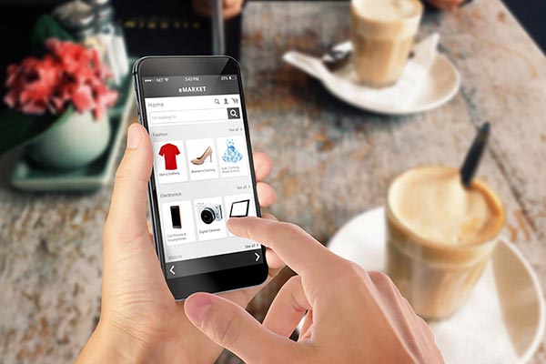 多模态人工智能监控网站上的假冒产品图片