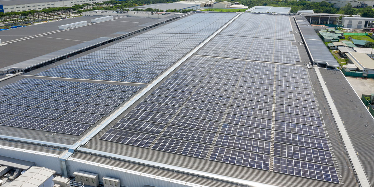Image of solar power generating equipment at the Philippines plant