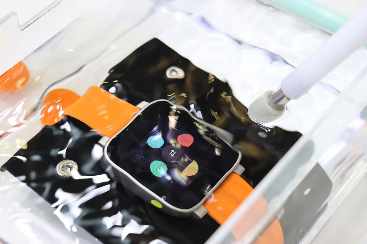 A demo to show how the touch panel reacts underwater.